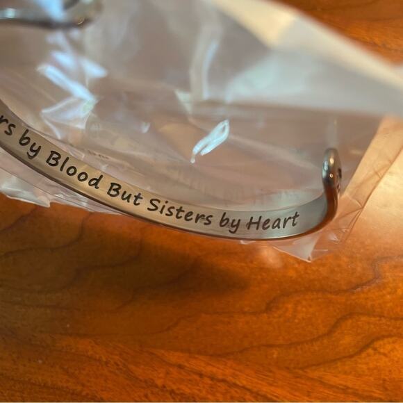 Sister Friend Silver Tone Bracelet NEW - Picture 2 of 4